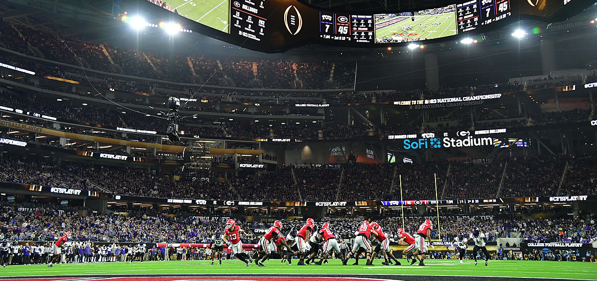 Georgia Bulldogs on offense against the TCU Horned Frogs during the second half in the CFP national championship game at SoFi Stadium. Gary A. Vasquez-USA TODAY Sports

                    