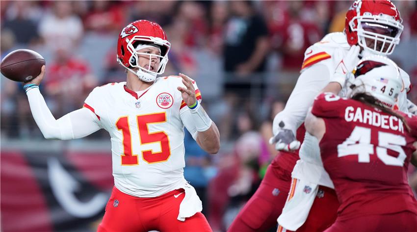 Chiefs Secure Trey Smith with Historic 94M Extension, Solidifying NFLs Top-Paid Guard