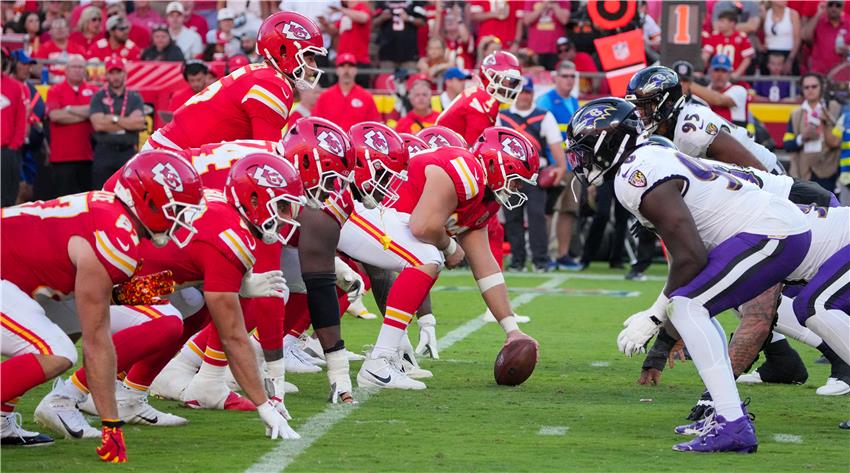 Patrick Mahomes Play Style Analysis - What Makes Him the NFL's Best QB