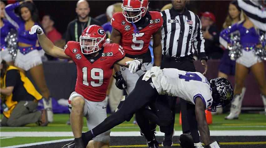 Georgia Bulldogs TE Brock Bowers Named Shaun Alexander Freshman of the Year